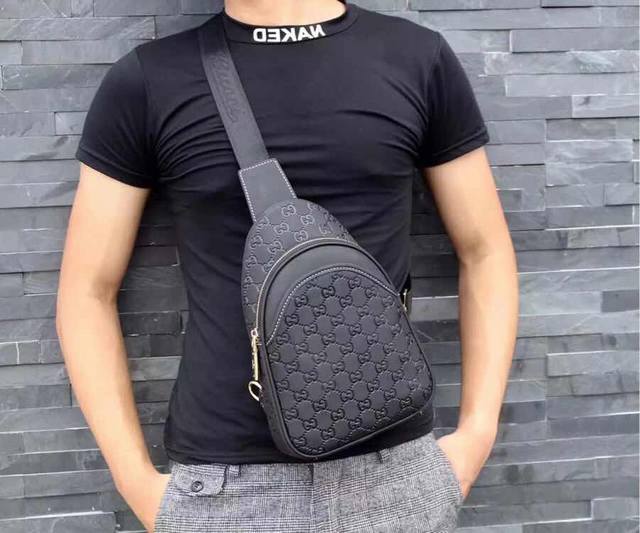 batch. Model: 33022-1#Black Original imported hardware with wrist buckle counter