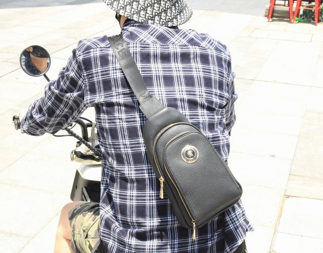P Out of stock Wang Fanjia antique chest bag This model uses original lychee gra