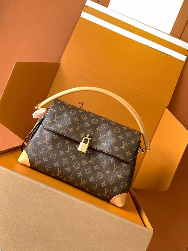 Super-grade steel ceiling, 163 dynamic code M14473 Hide Away handbag is made of
