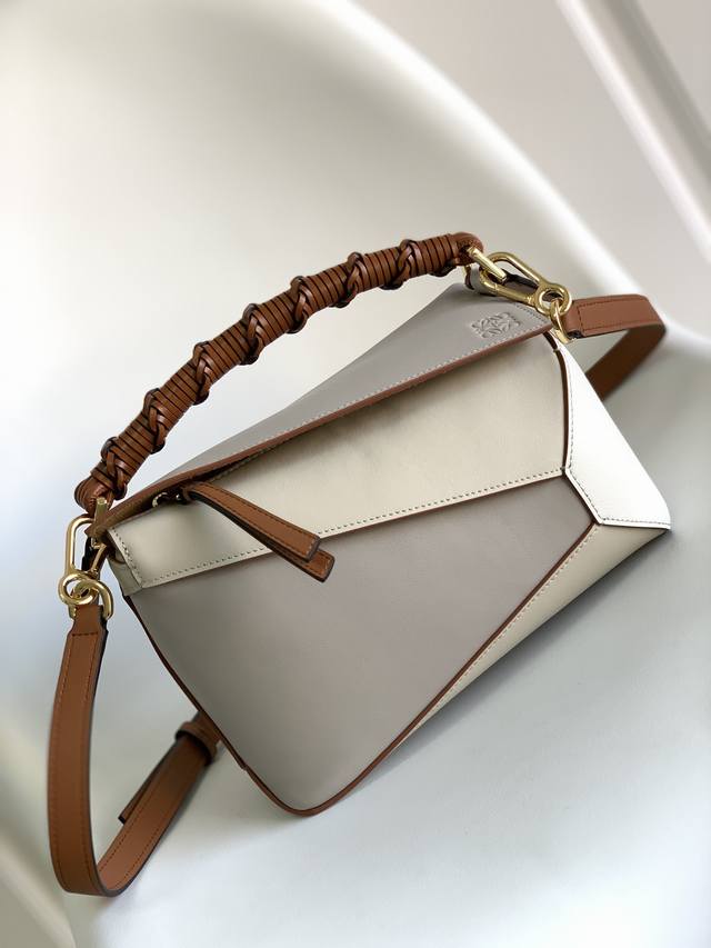 Lo*We new Puzzle Edge woven handbag cow leather Puzzle handbag is the first hand