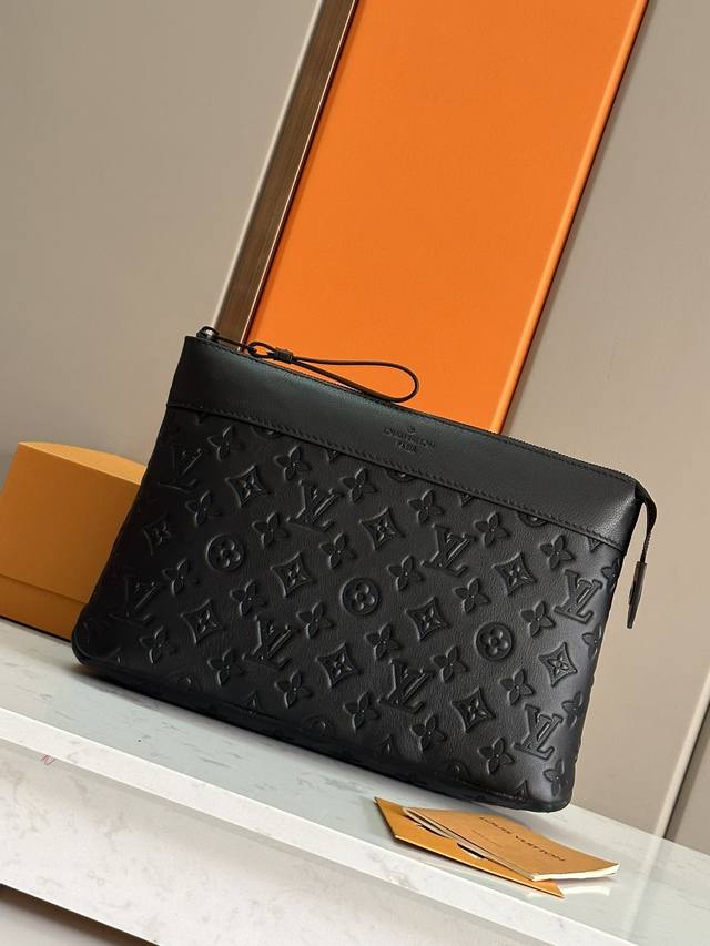 Top-grade original M82545 Pochette Voyage Souple Clutch Made of soft Monogram Ec