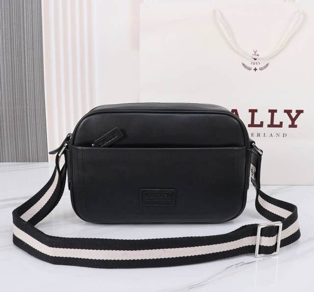Bally Men's Crossbody Bag Size: 27X8X18Cm Made of top-grain cowhide, customized