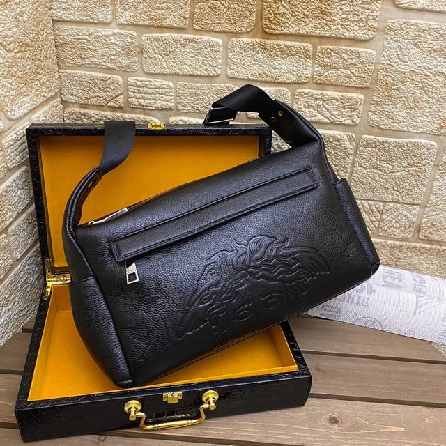 Batch model: 28110 Gianni Versace top-grade original goods, latest styles, genui