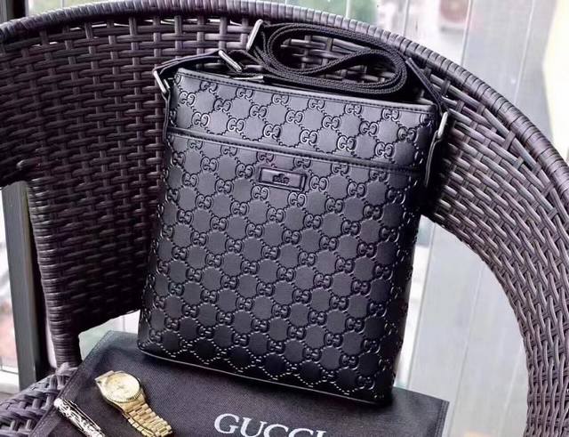 Model: 33013-2 ~ Crossbody bag black Gucci Men's casual series straight, smooth