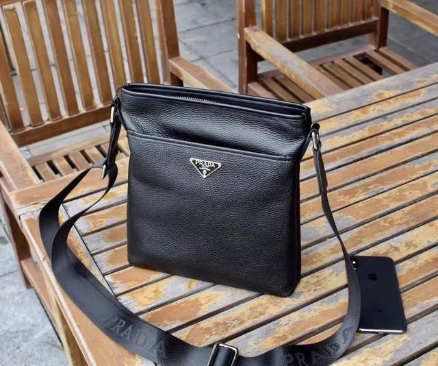 Model: 33012-2. Prada Prada original channel goods simple and elegant style vers
