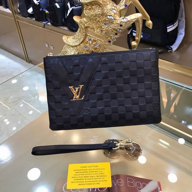 Top-quality Lv Louis Vuitton men's handbag, made of Italian imported cowhide wit