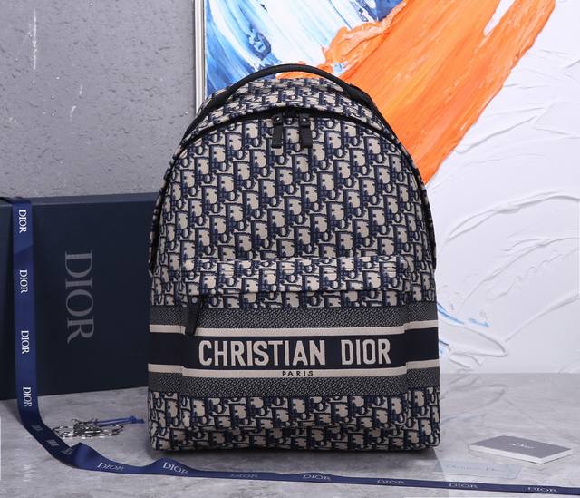 Large Oblique backpack is really good-looking~Super beautiful~ The whole bag is