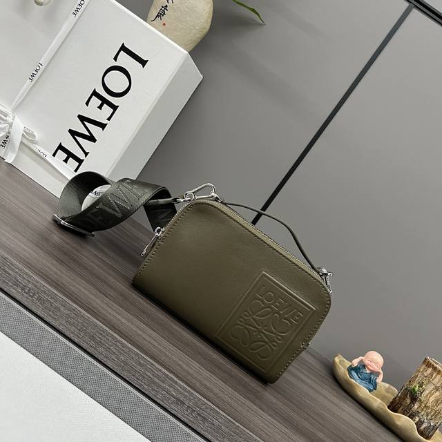 Low new small box camera bag for men and women Horizontal camera bag A functiona