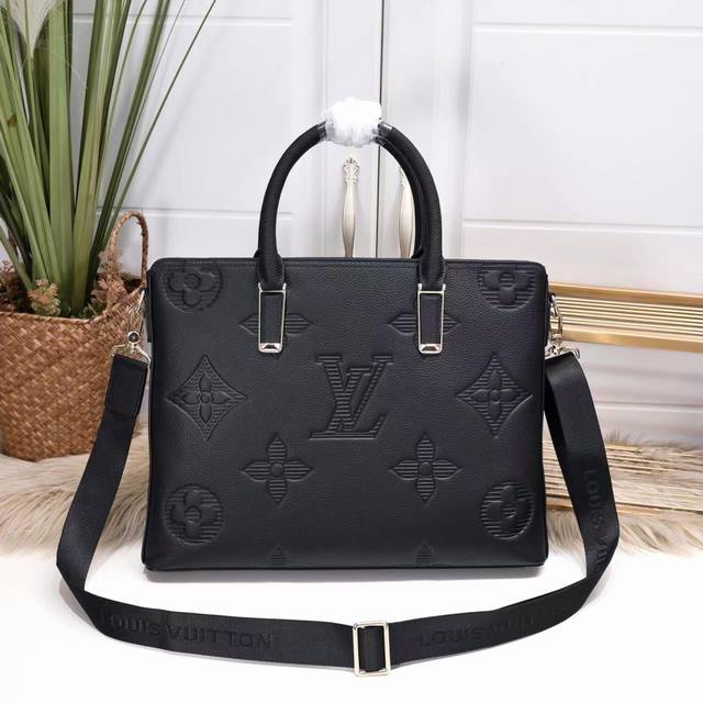 P, original quality model: 33224-5 hot style, top cowhide, new Lv men's bag, han