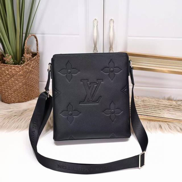 batch. Original quality, model: 33224-2 new hot style, original cowhide, Lv men'