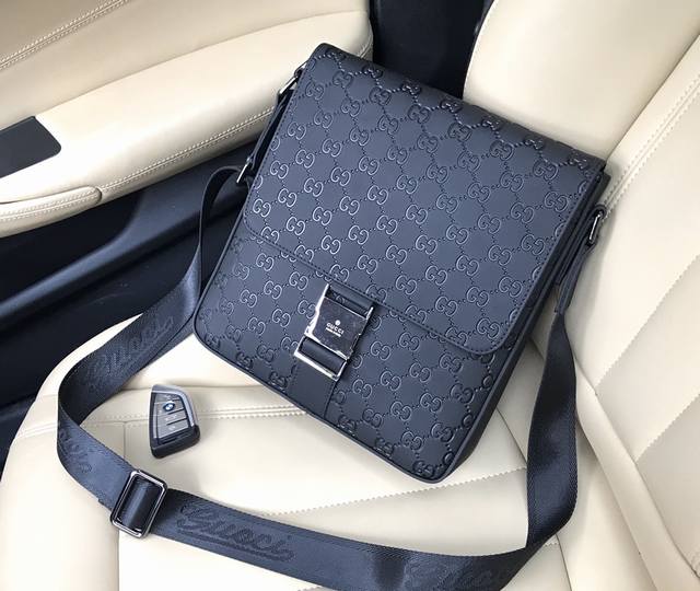 batch Gucci original model 33061-2 high-end clamshell messenger bag size 25X27X6