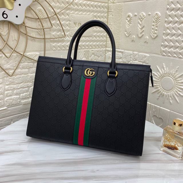 P The newest men's briefcase, high-end quality fabrics use imported scalp leathe