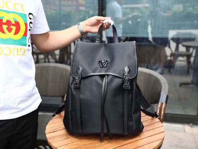 Model: 689-1 Black button Versace Versace counter synchronization original backp