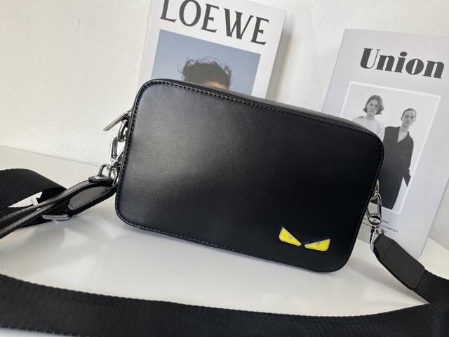 Endi model 33211-2 latest hot-selling exclusive crossbody bag is shipped. The fl