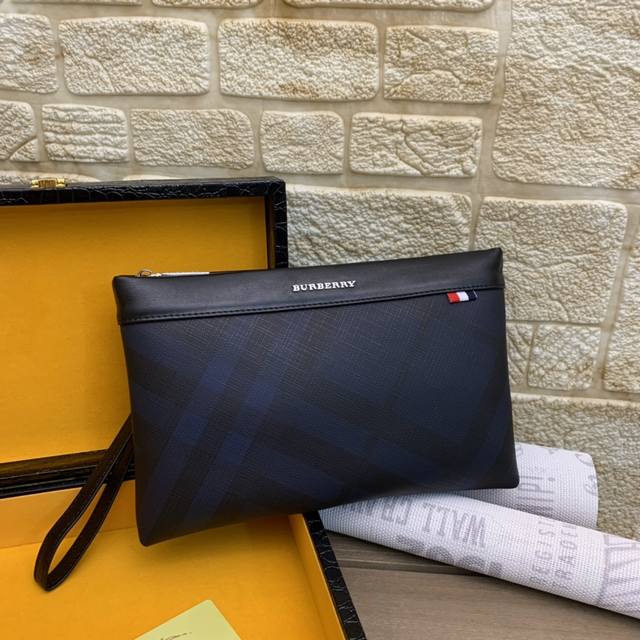 batch. Model: 33063 blue Burberry latest counter model, the highest grade cowhid