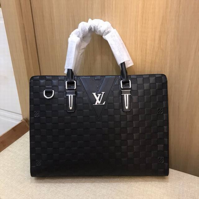 shipped Lv. Briefcase authentic Ykk hardware, you will understand how good it is