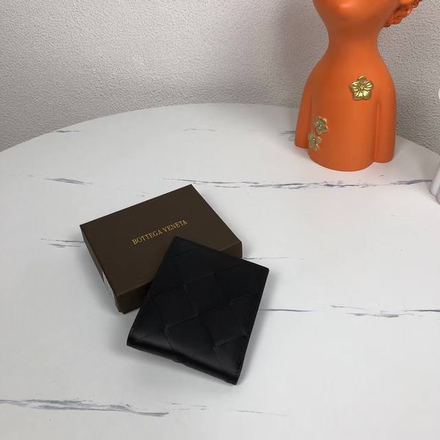 Bv braided wallet short version is made of top imported waxed cowhide, pure hand