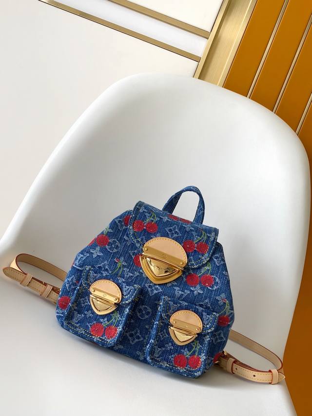 M13679 Top original single dynamic 163 This Venice backpack is from the Louis Vu