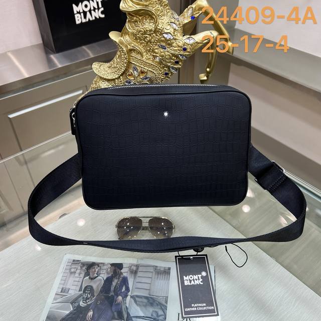 Montblanc 24409-4A Made of crocodile leather, it is very wear-resistant and easy