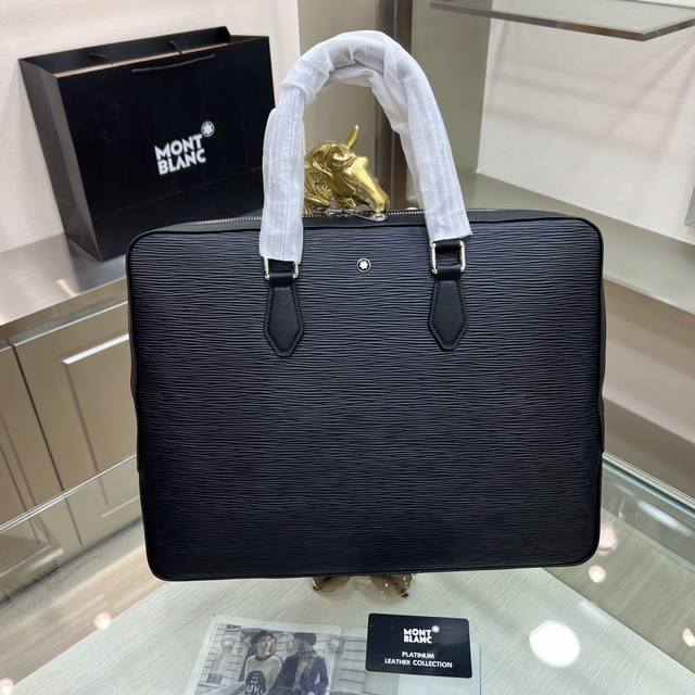 Montblanc International Montblanc Original New Elegant and spacious, this slim b