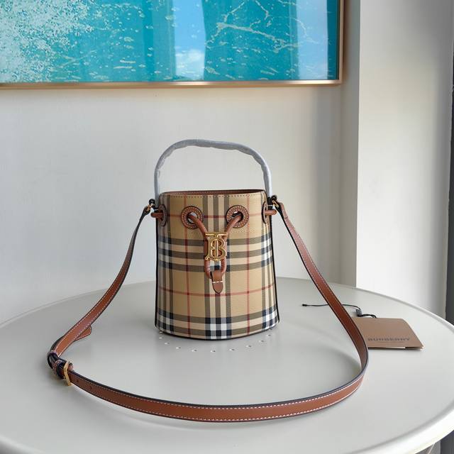 Bur Mini Bucket Bag Lightweight, exquisite and cute, with good capacity 16.5X 11