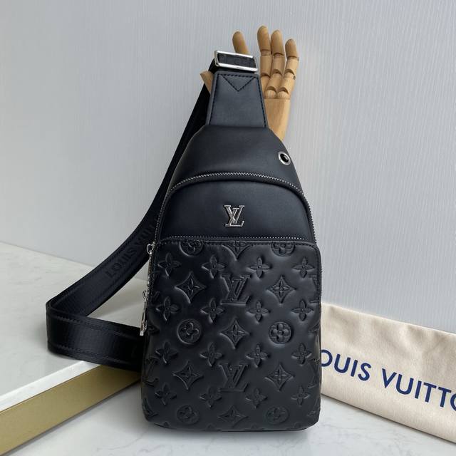 Original goods, latest style, Lv men's chest bag, hot shipment, real product pho