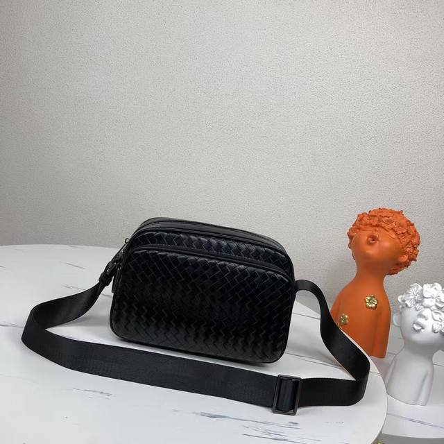 Bv woven messenger bag crossbody bag is a popular item. This messenger bag is ma