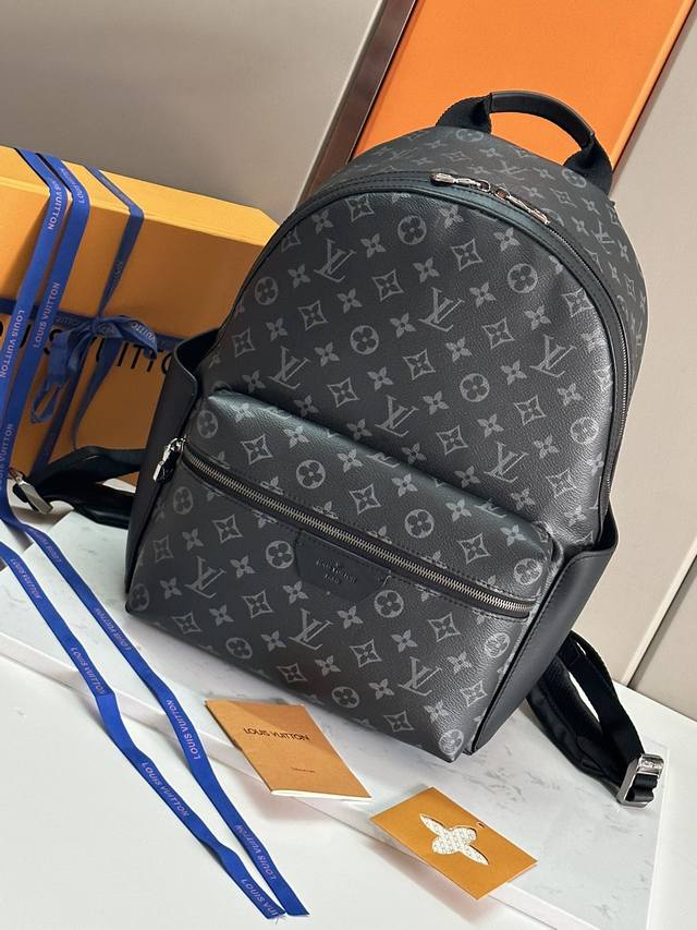 Top-grade original development, all-steel hardware This Discovery small backpack