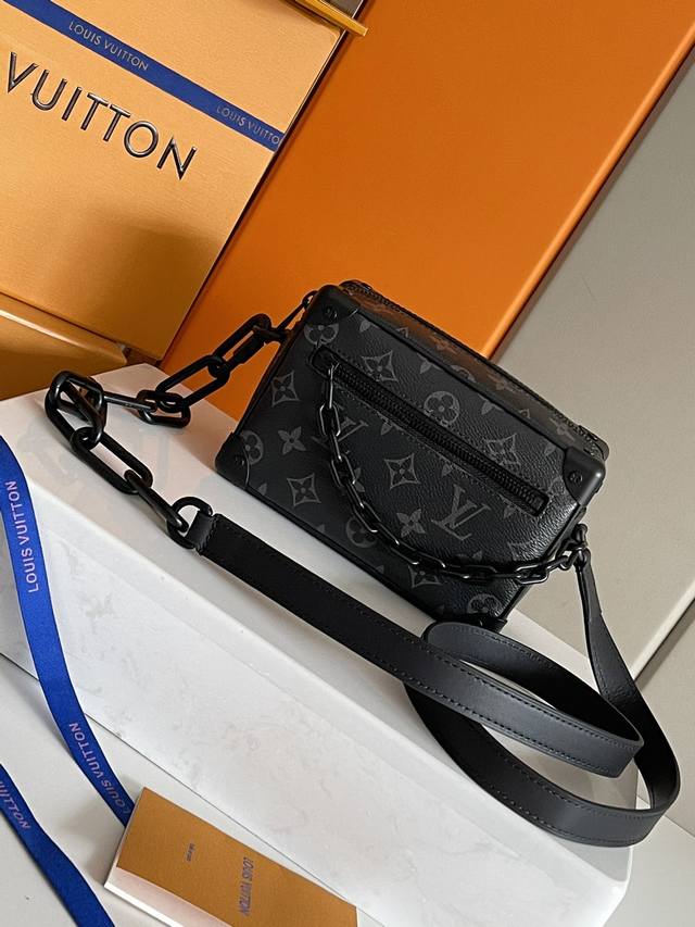 Top-grade original development, all-steel hardware Virgil Abloh presents the Min
