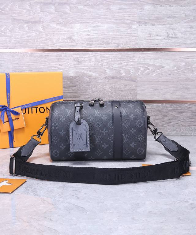 The top-grade original steel hardware Keepal travel bag concentrates on the clas
