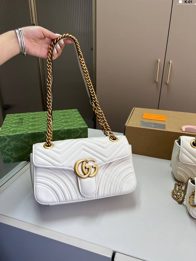 Large wooden comb + mirror Cool Gucci Mamon bag The royal sister style blows on