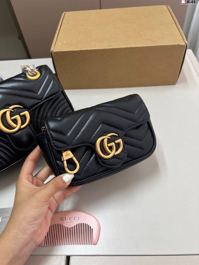 Small wooden comb + mirror Cool Gucci Mamon bag The royal sister style blows on