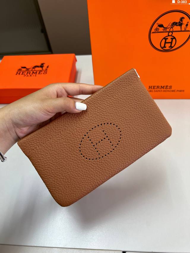 Hermes Hermes hits the market. The mobile phone bag is small, durable and dirt-r