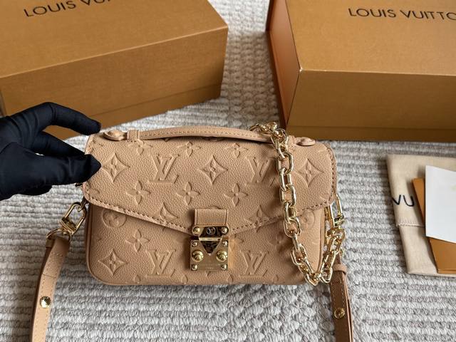 Upgraded cowhide with box Size: 21*13Cm L's new small postman Metis Come on! The