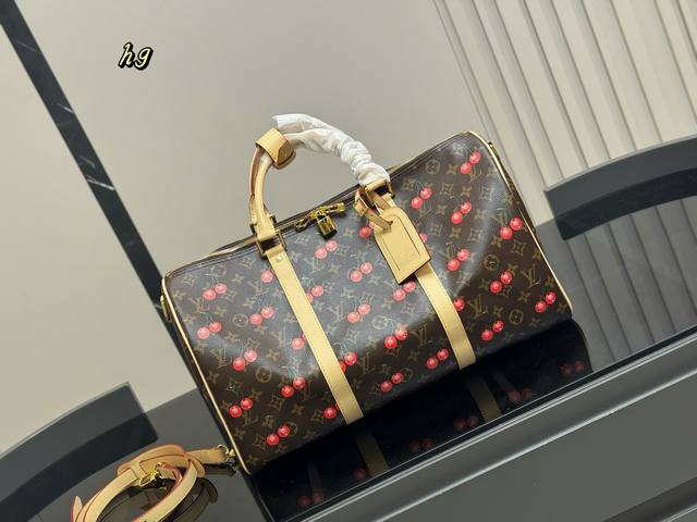 Super cool Lv Keepall travel bag Lvkeepall is the most commonly used bag for bus
