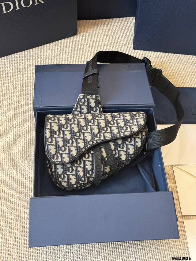 replica of the original cloth Dior saddle bag Homme # Saddle Bagv Women's Saddle