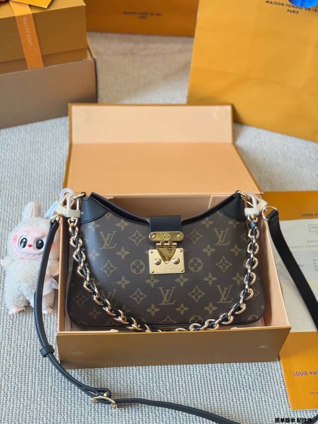 replica with pendant Get to know a bag every day. The 100th issue of Twinny hand