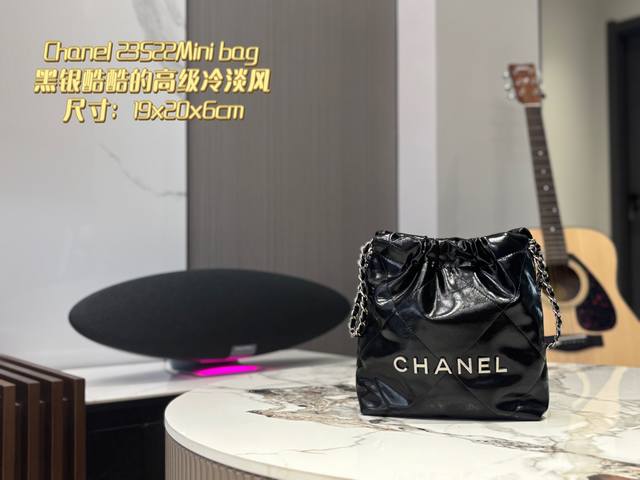with full set Size: 20*20Cm Chanel Mini 22Bag The smaller version of 22Bag is pa