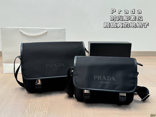 P180 Prada messenger bag Adding softness to fashion The appearance is really ama