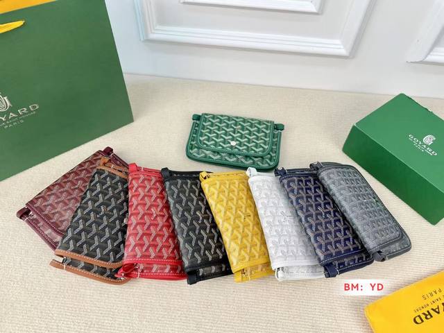with box Size: 21*14Cm Crazy little bag This bag looks dry and small But I found