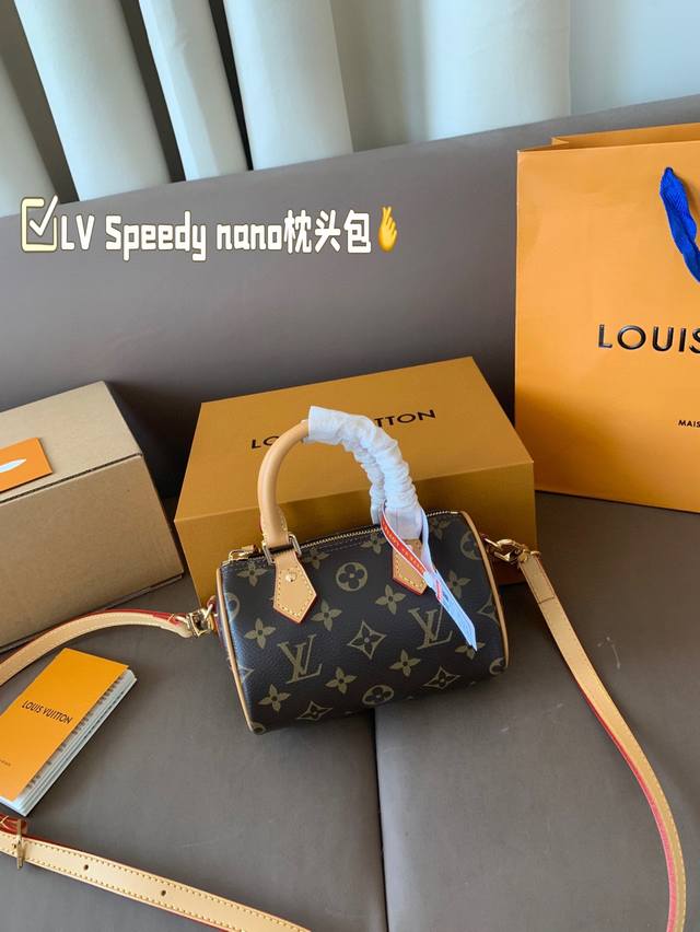 Folding Airplane Gift Box Lv Speedy Nano Pillow Bag This Retiro handbag is made