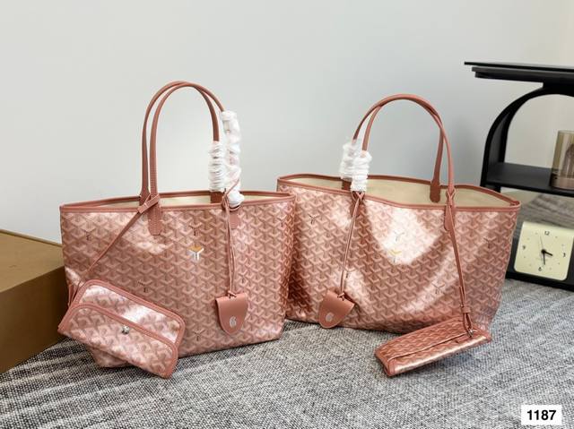 Such a beautiful commuter bag, who would be envious of it? Goyard 24 limited edi