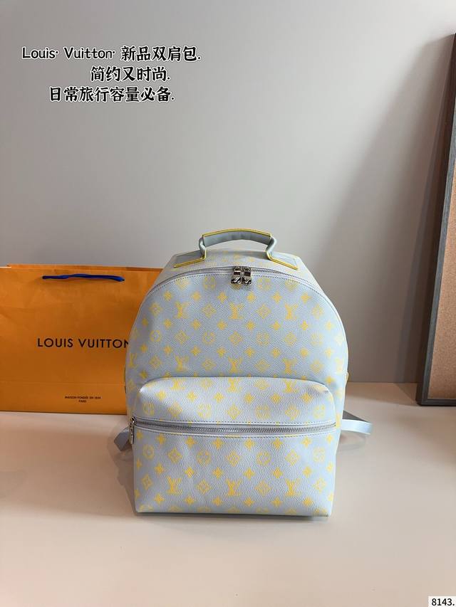 The latest LV backpack Ultra-high-definition hardware logo, special lining, supe