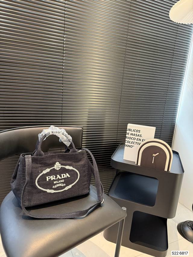 Prada Tote It's another day of Prada Tote. I really love this relaxed and lazy T