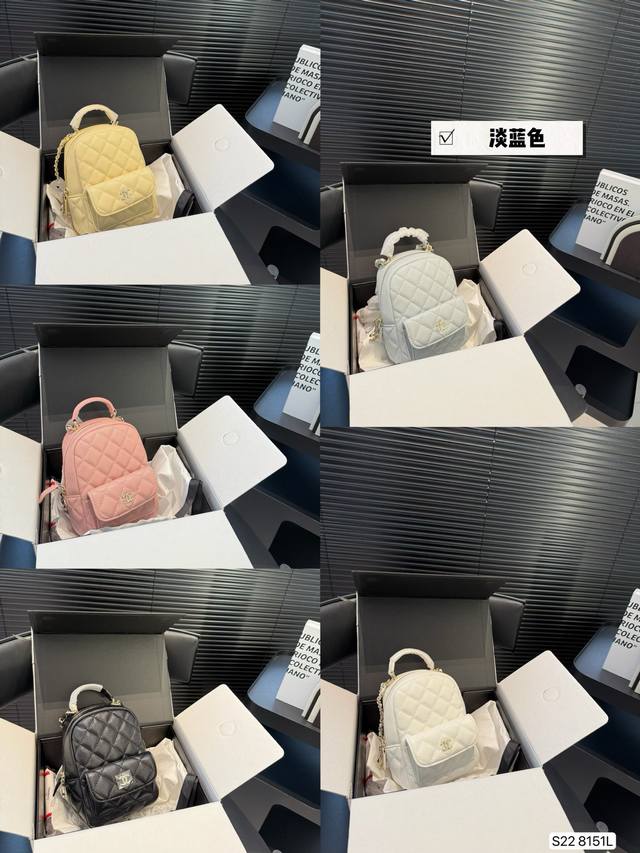 with folding box Chanel backpack Chanel backpack lazy and casual and easy to car