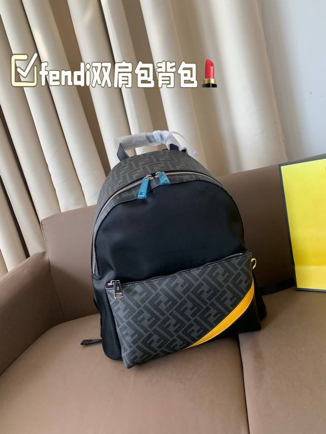 Fendi backpack Fendi old flower backpack is really amazing Large capacity and go