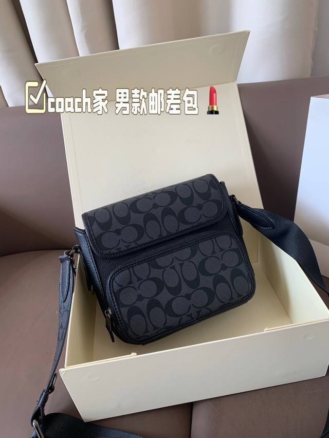 with box Size: 21 16Cm Coach's new color scheme A messenger bag that all boys wi