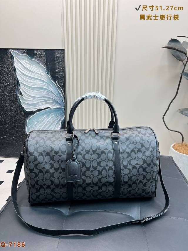 Coach travel bag is made of PVC canvas coating. This material is very wear-resis