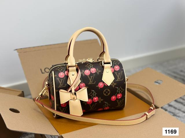 with airplane box folding box Lv pillow cherry pillow Lv Louis Vuitton women's s