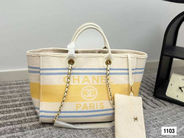 Chanel Beach Bag Denim Beach Whether it is daily travel or holiday shopping, thi